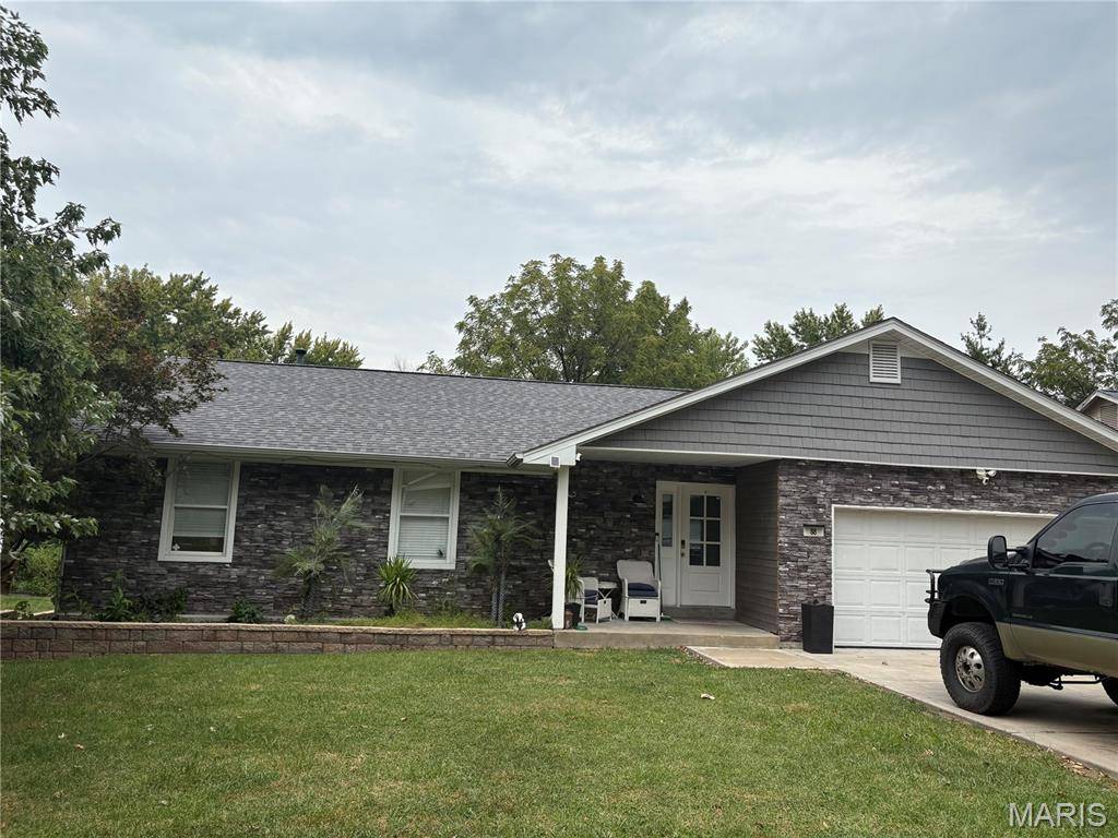 88 Spencer TRL, St Peters, MO 63376