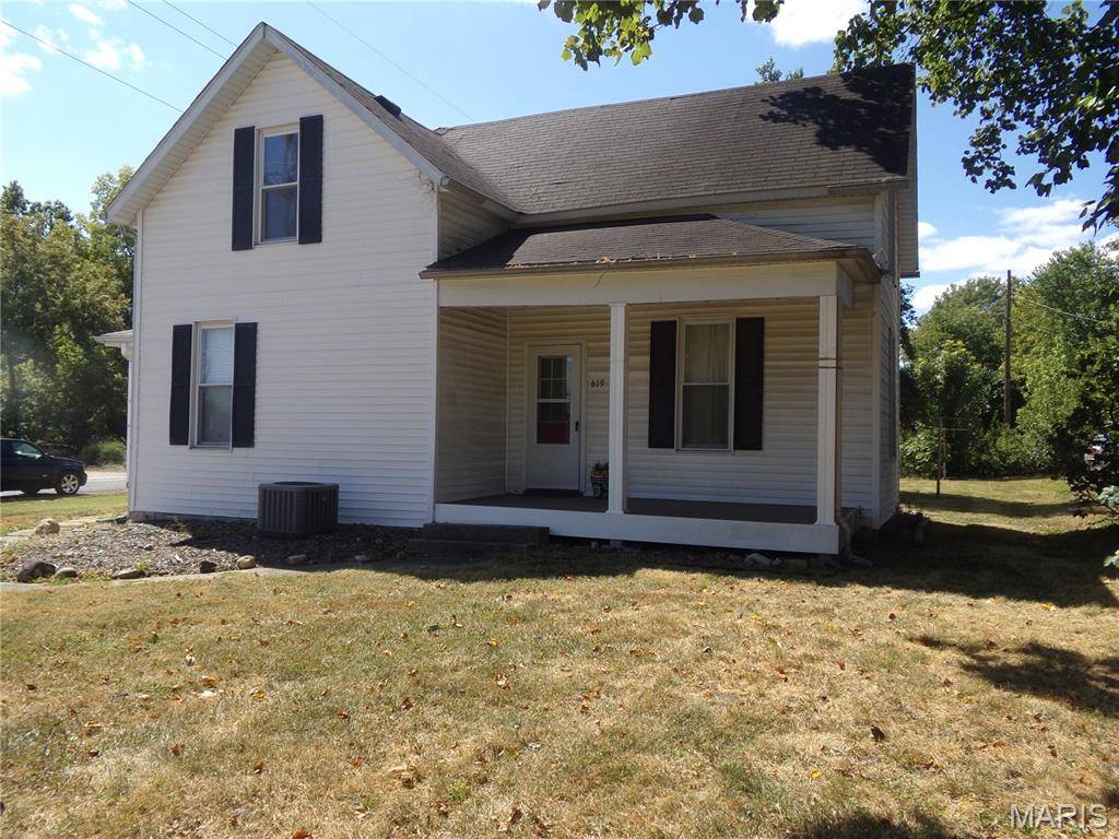 619 S 4th ST, Greenville, IL 62246
