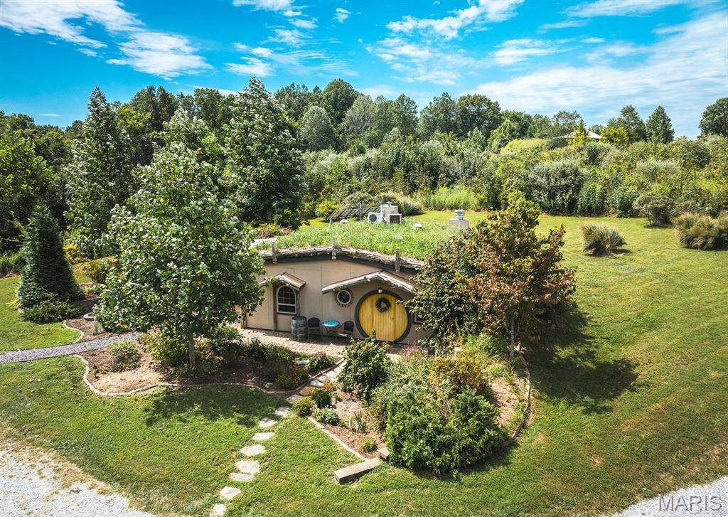 295 Panthers Den RD, Makanda, IL 62958
