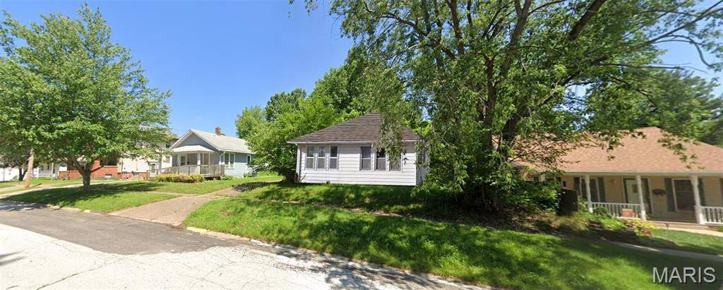 236 W Fisk St, Macomb, IL 61455
