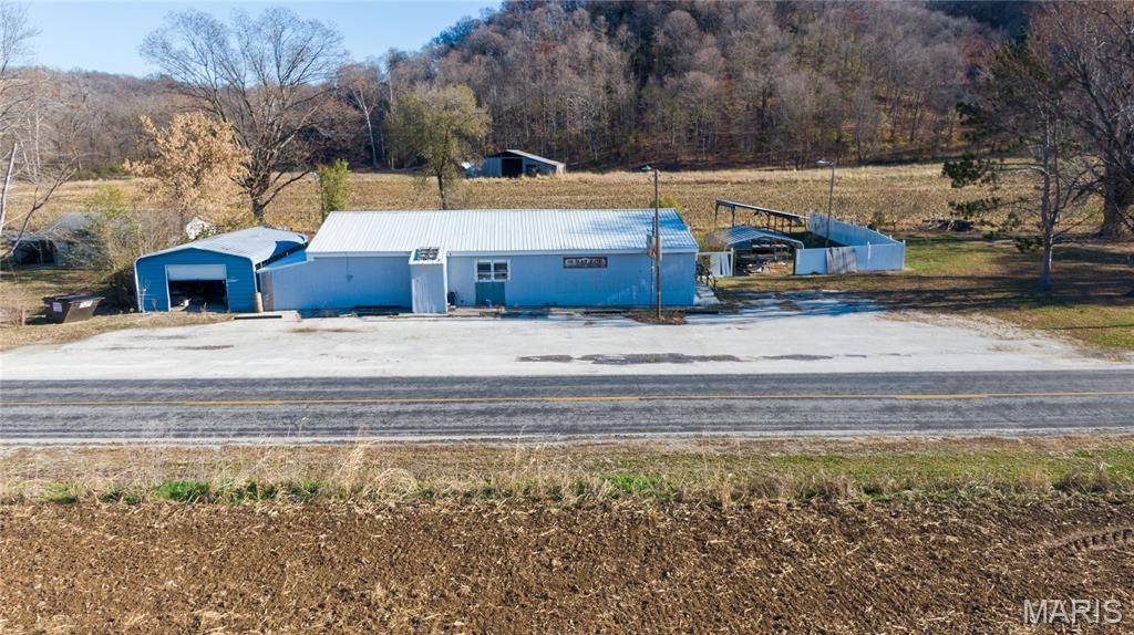 16730 N Mississippi River RD, Hamburg, IL 62045