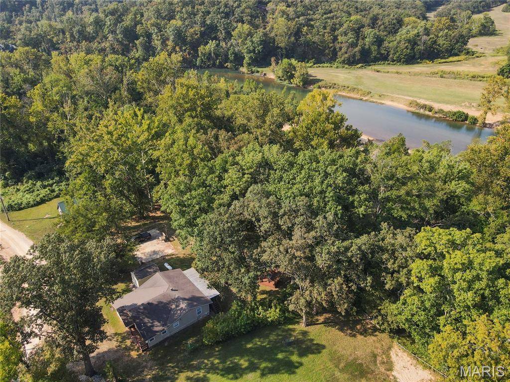 56 Lueckle DR, Van Buren, MO 63965