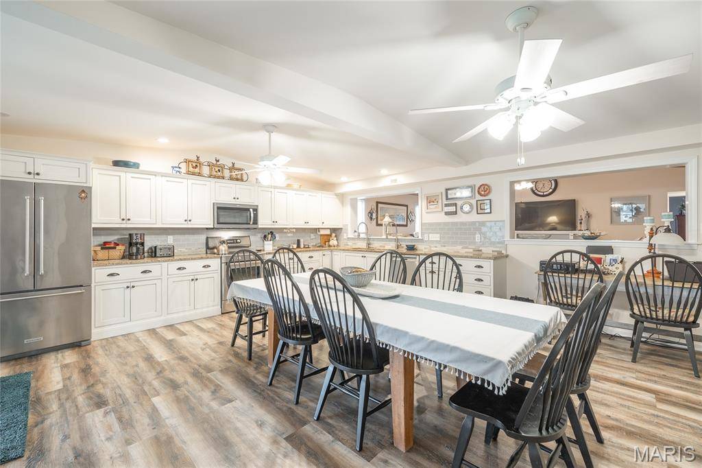 1912 Lakeshore DR, Cuba, MO 65453