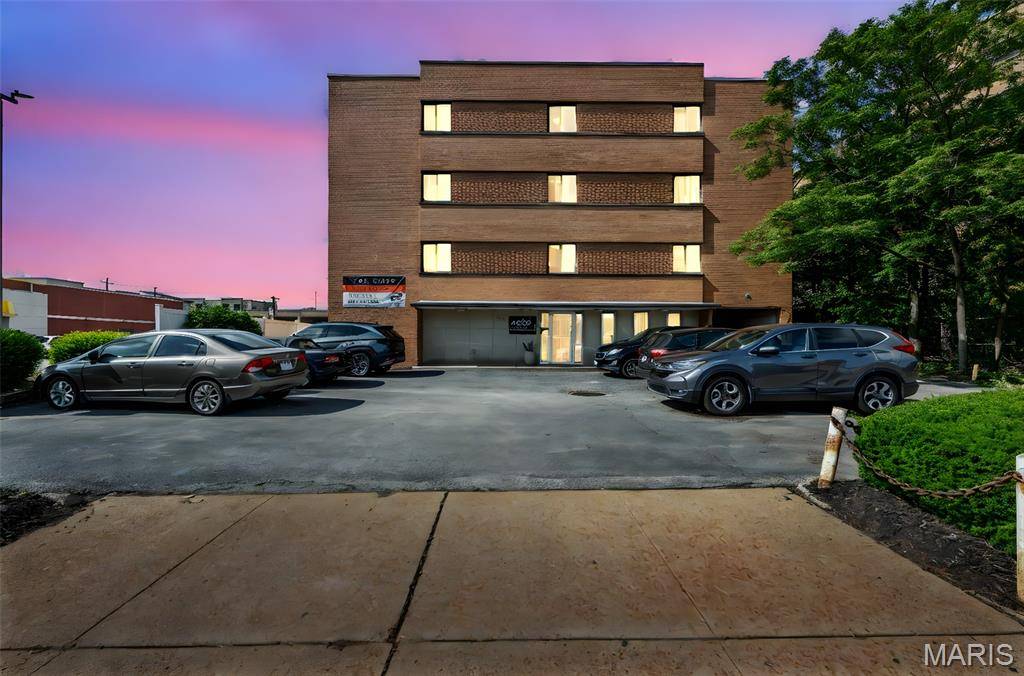 4020 Lindell BLVD, St Louis, MO 63108