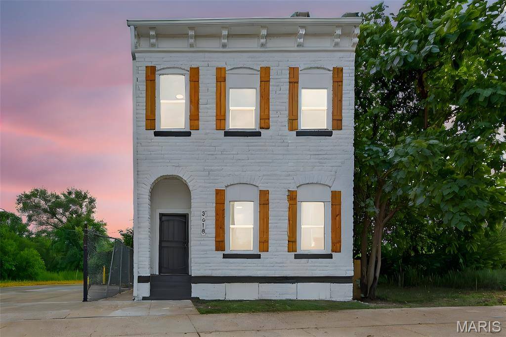 3618 S Broadway ST, St Louis, MO 63118