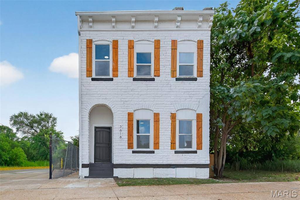 3618 S Broadway ST, St Louis, MO 63118