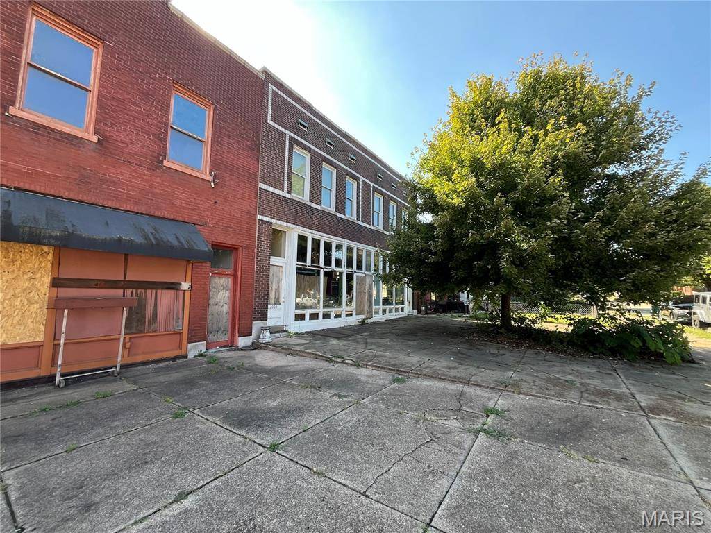 2002 Geyer AVE, St Louis, MO 63104