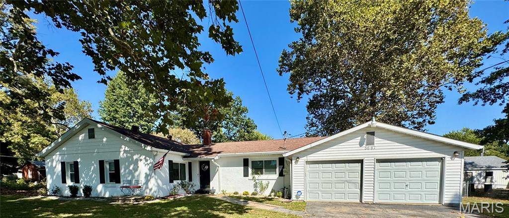5667 Humbert RD, Godfrey, IL 62035