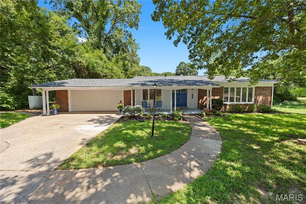 125 Country Club Acres, Belleville, IL 62223