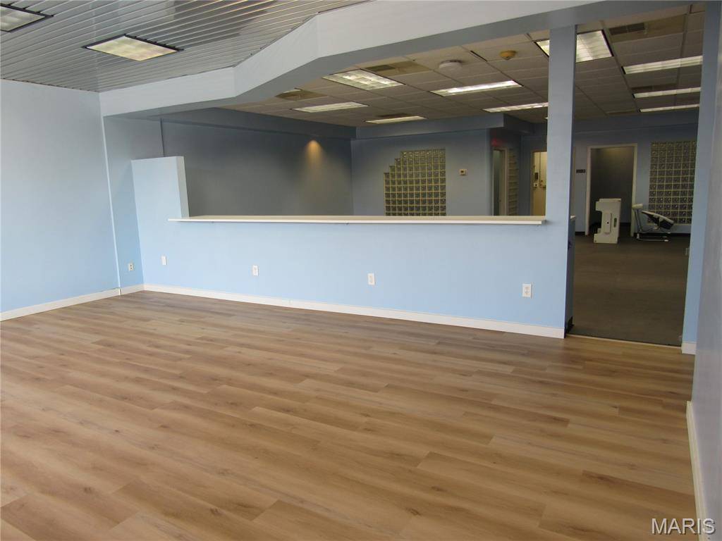 235 E Center Drive #B, Alton, IL 62002