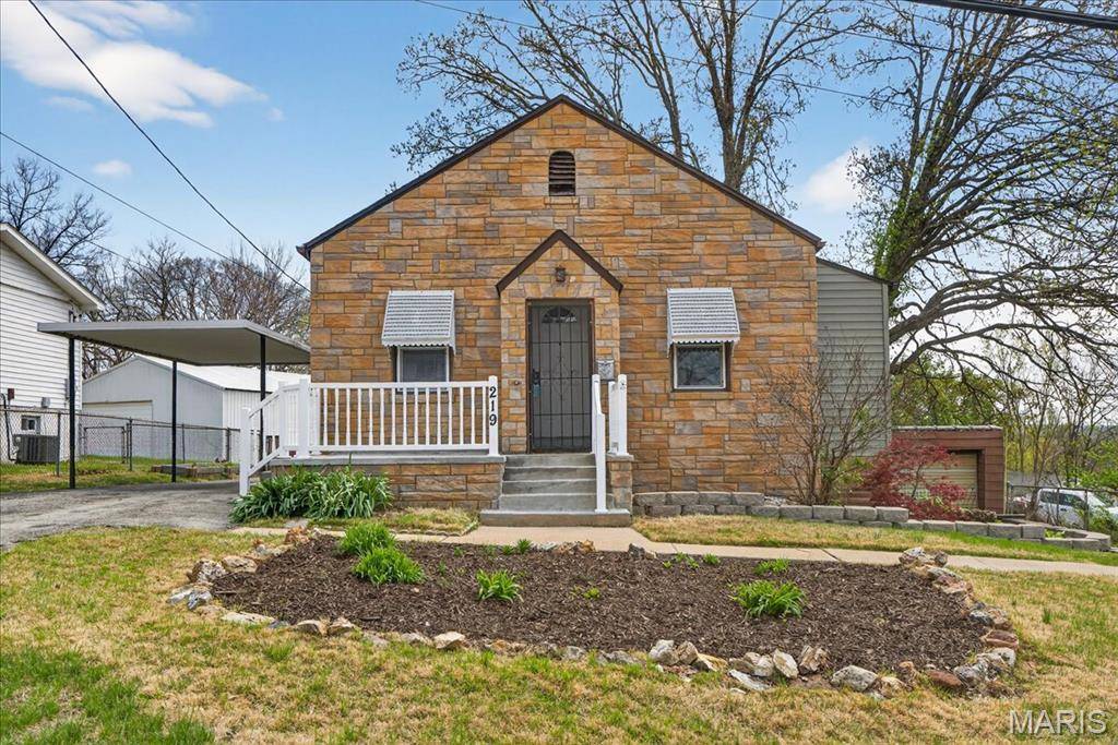 219 Lookout AVE, Valley Park, MO 63088