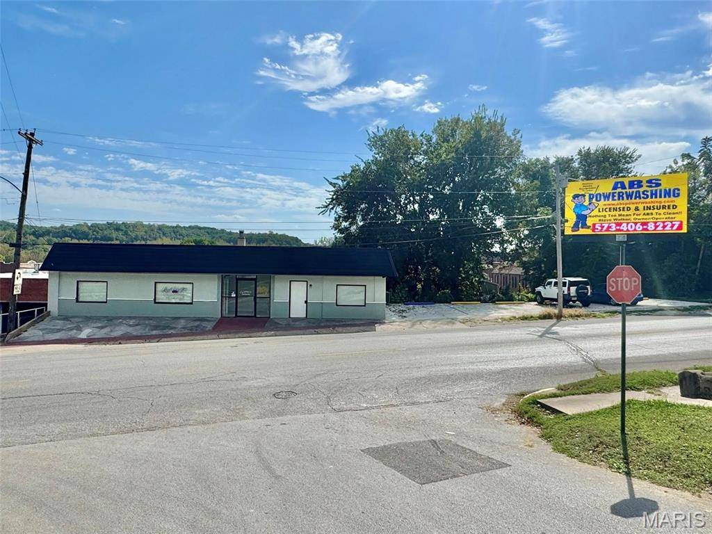 1329 Broadway, Hannibal, MO 63401