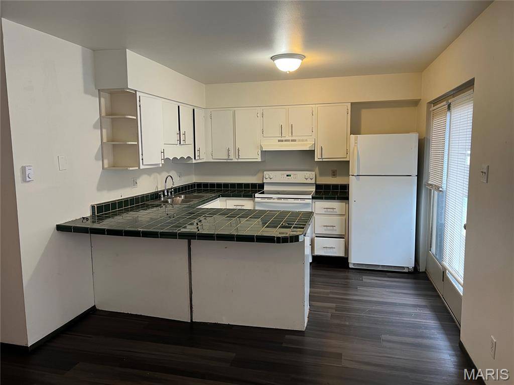 7641 Hazelcrest DR, Hazelwood, MO 63042