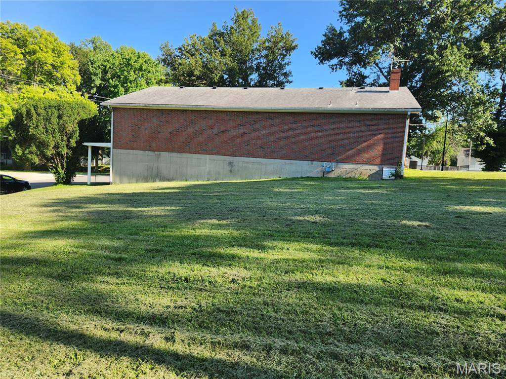 221 E Saint Louis ST, Lebanon, IL 62254