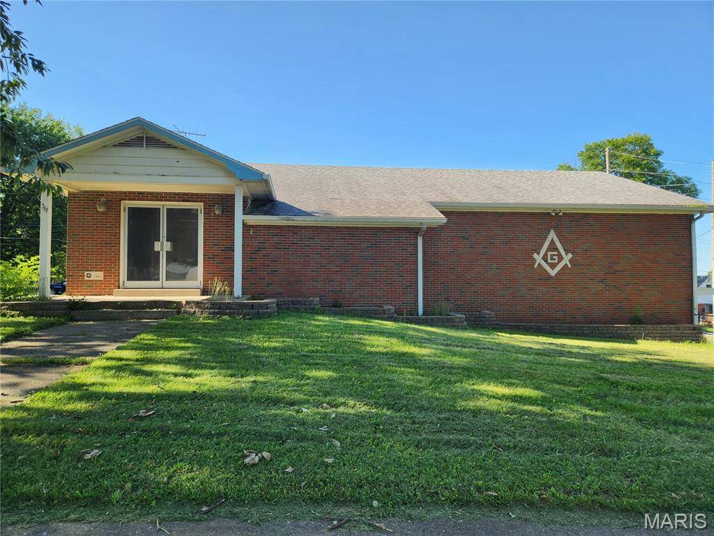 221 E Saint Louis ST, Lebanon, IL 62254