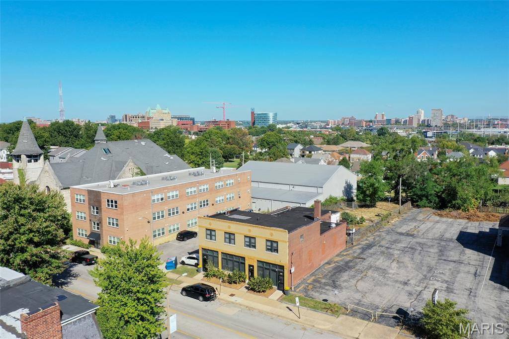 3135 Lafayette AVE, St Louis, MO 63104