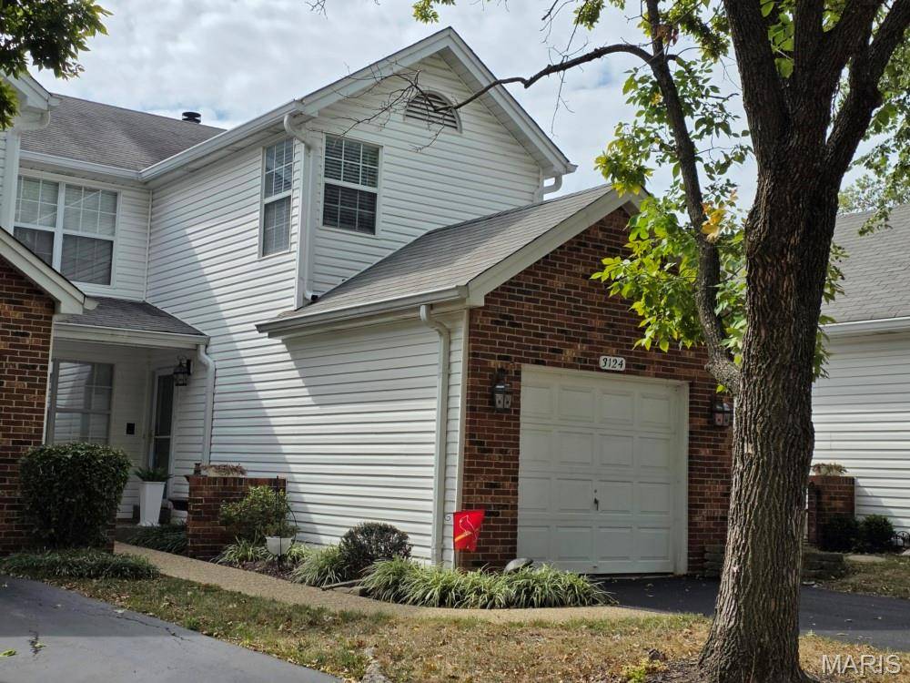 3124 Autumn Shores DR, Maryland Heights, MO 63043