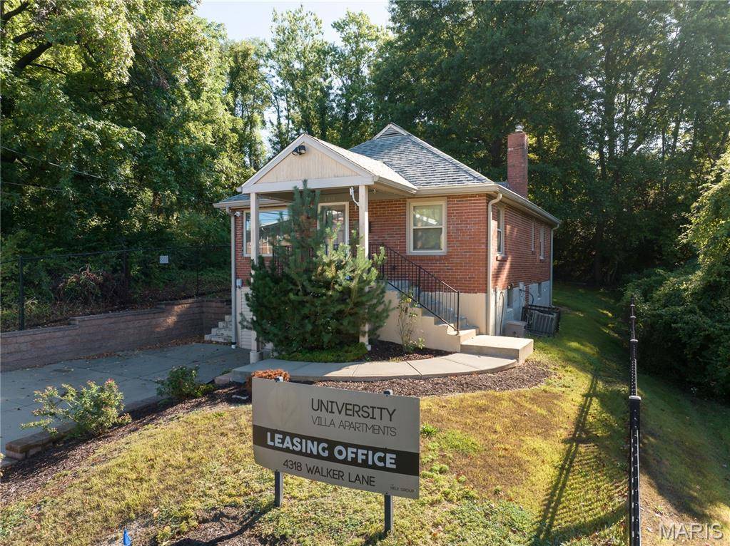 4318 Walker LN, Normandy, MO 63121