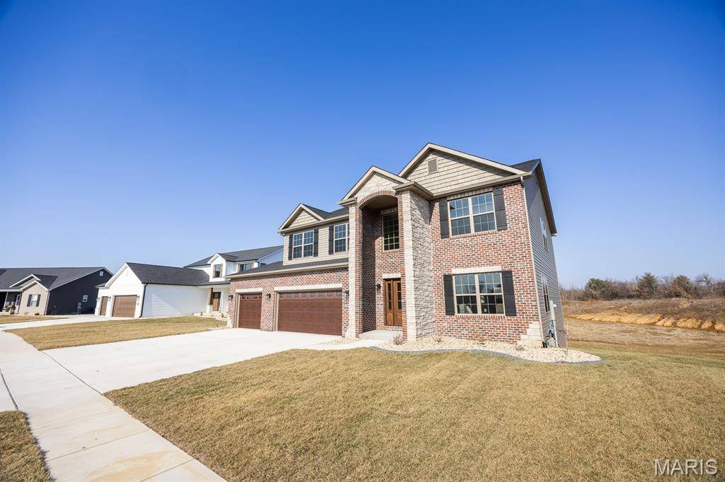 712 Creekwood CT, O'fallon, IL 62269