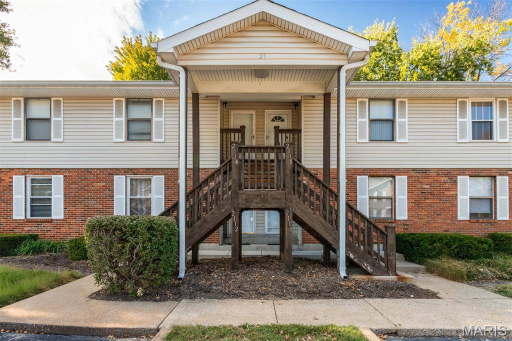 2112 New Sun DR, Florissant, MO 63031