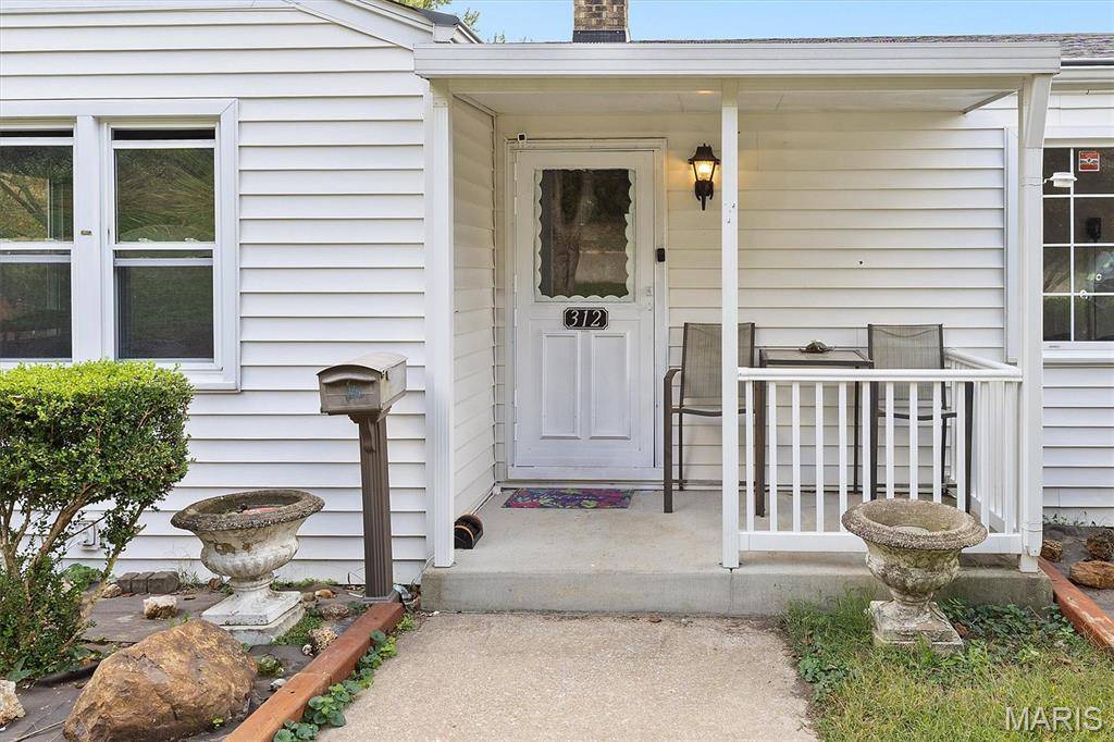 312 E Ofallon DR, Caseyville, IL 62232