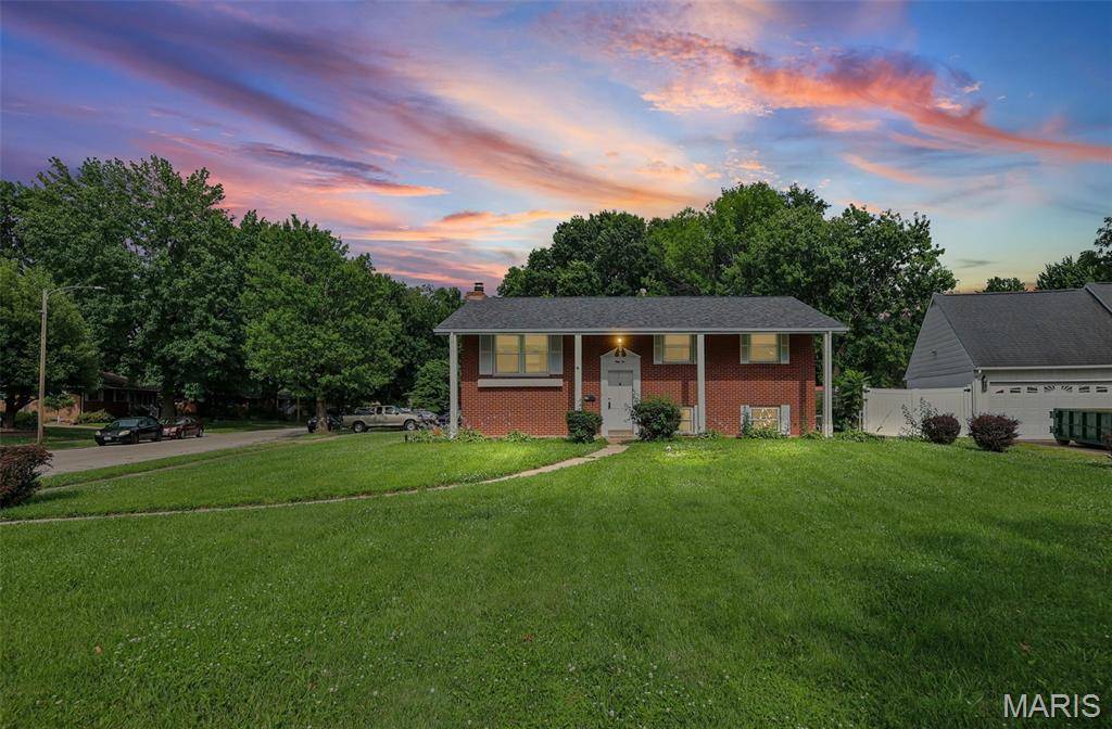 52 Villa Dr DR, Granite City, IL 62040