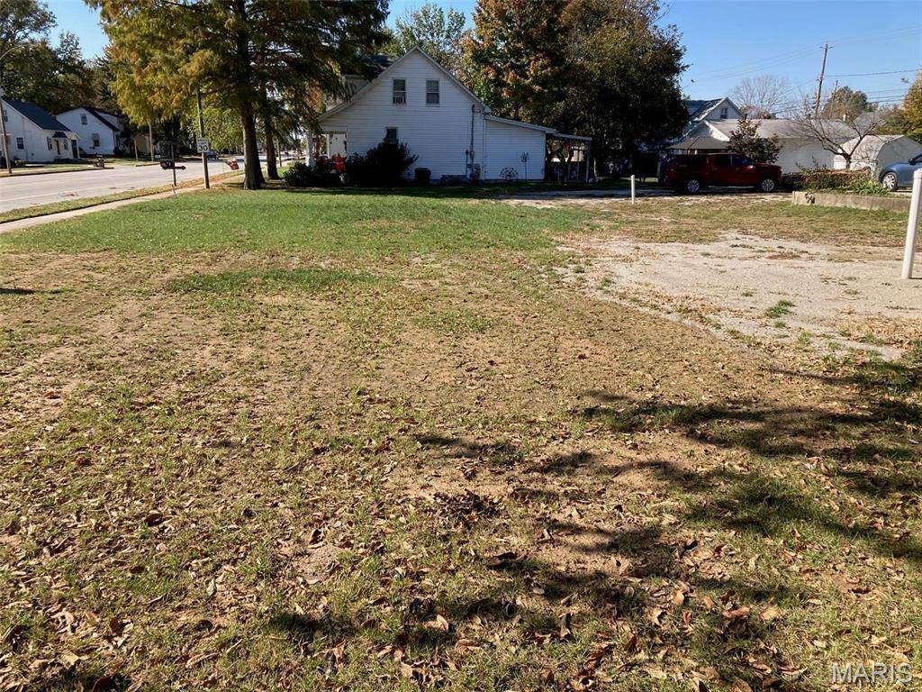 202 W Hanover ST, New Baden, IL 62265