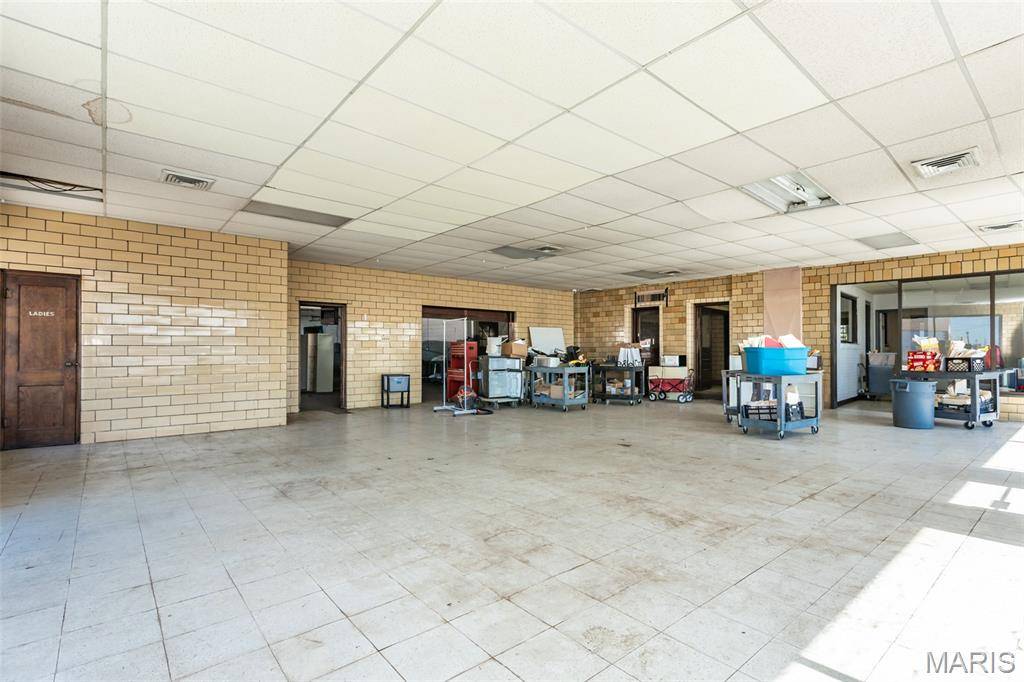 2726 E Broadway, Alton, IL 62002