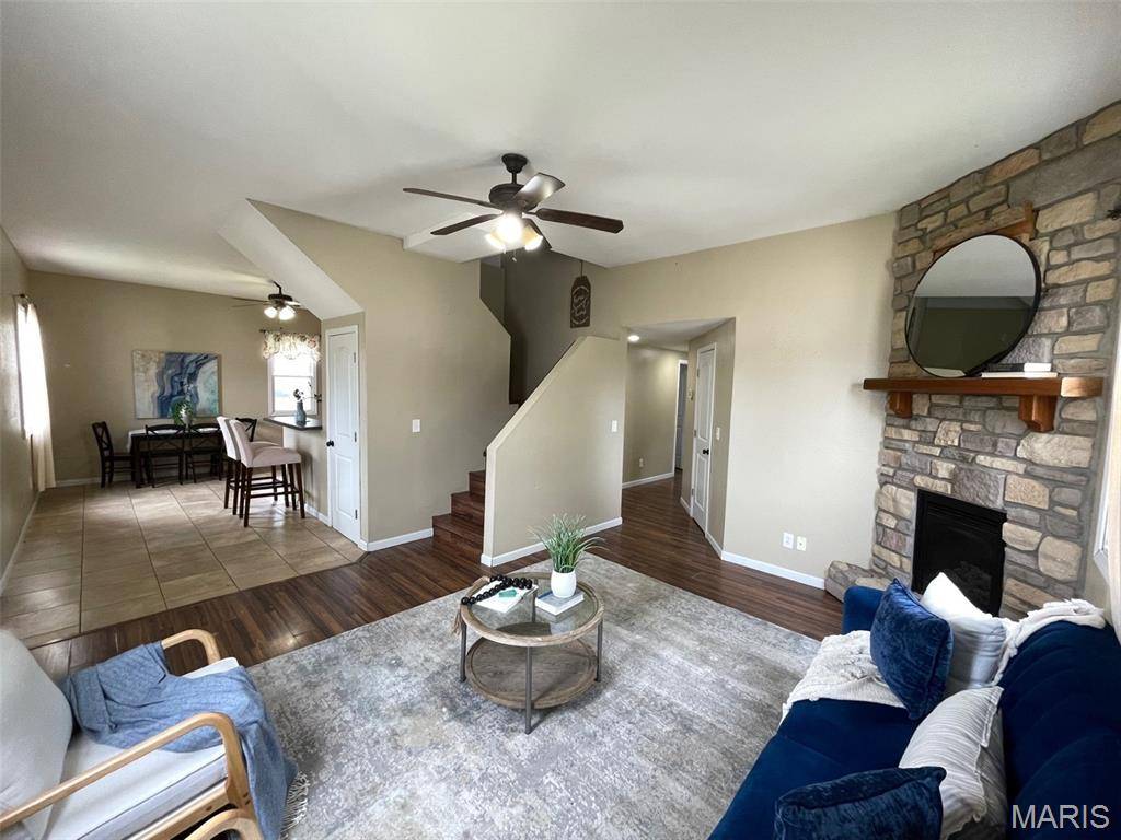 889 N 1st ST, Breese, IL 62230