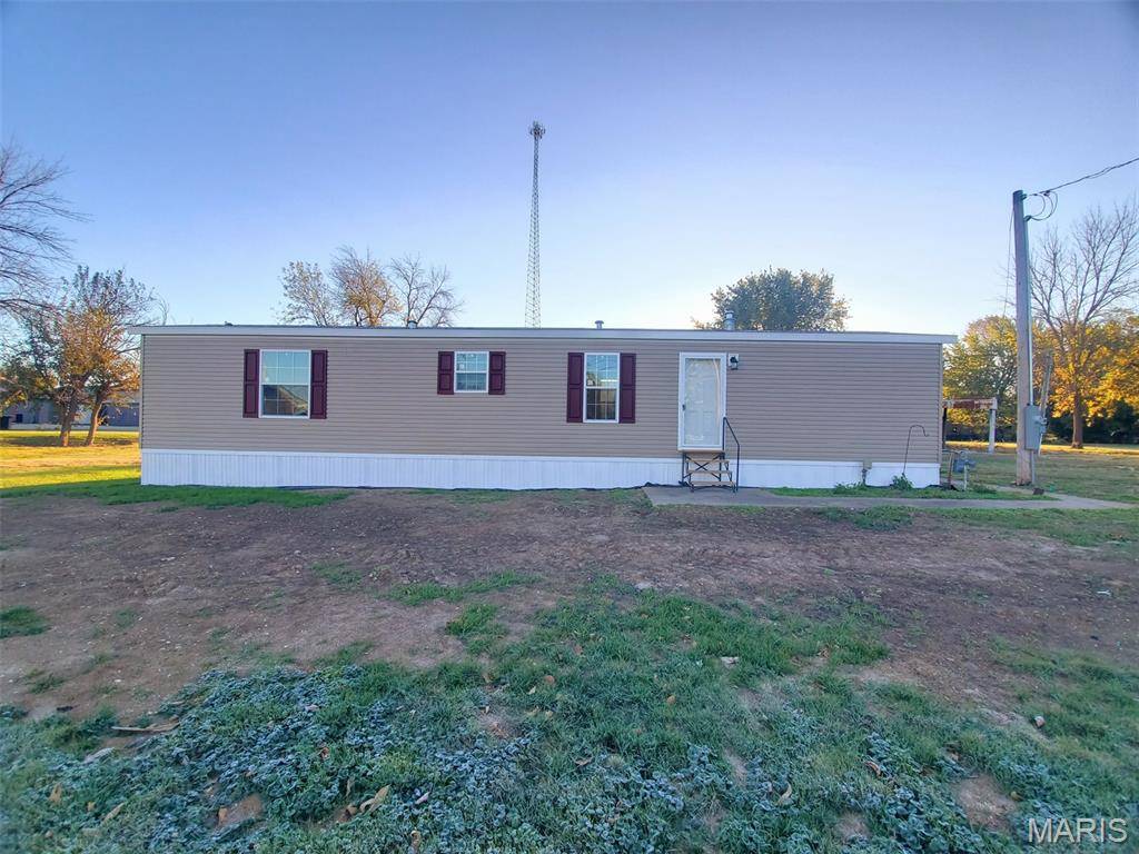 105 S Cherry ST, Lewistown, MO 63452