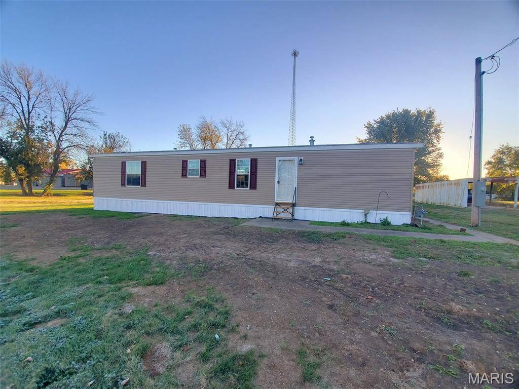 105 S Cherry ST, Lewistown, MO 63452