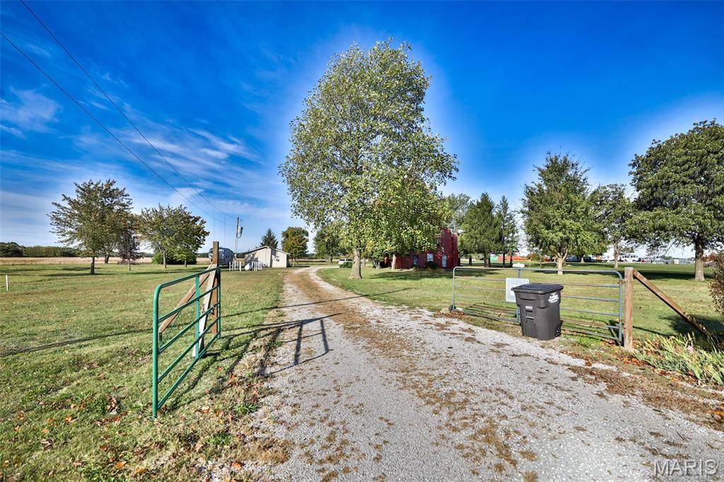3955 Blackburn RD, Edwardsville, IL 62025