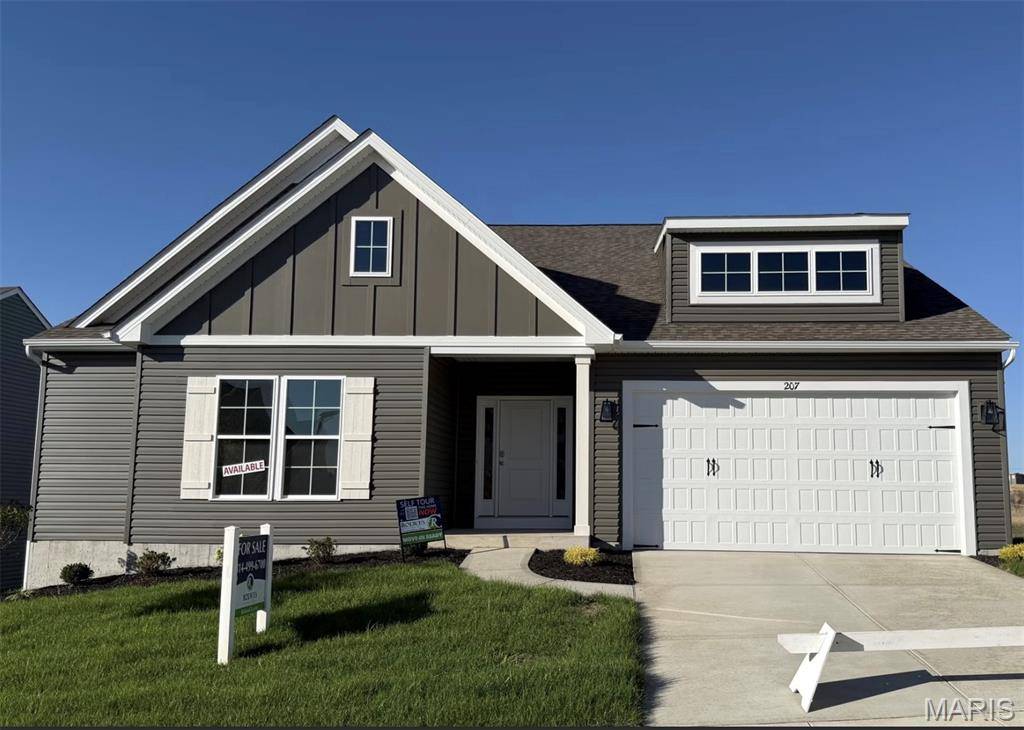 207 Kreder LN, St Charles, MO 63304
