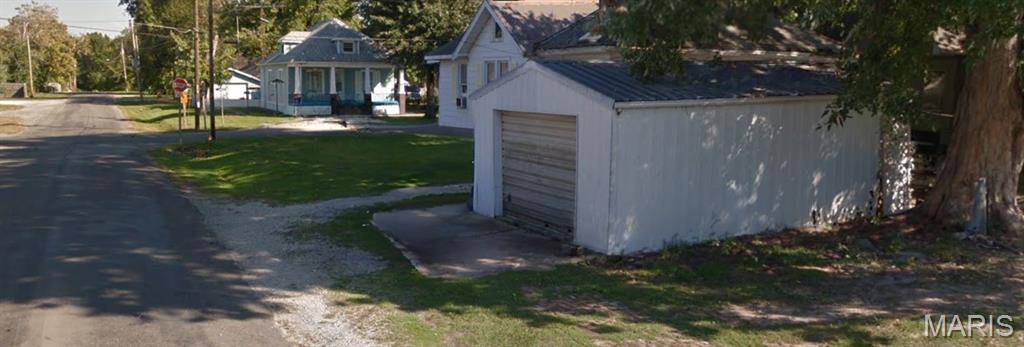 702 Mayo ST, Carlinville, IL 62626