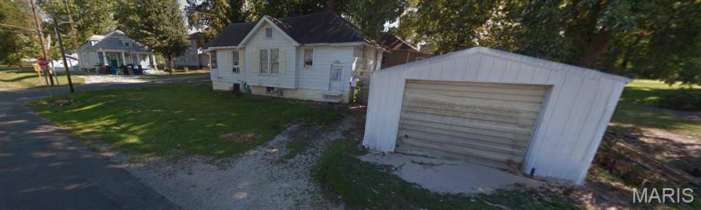 702 Mayo ST, Carlinville, IL 62626