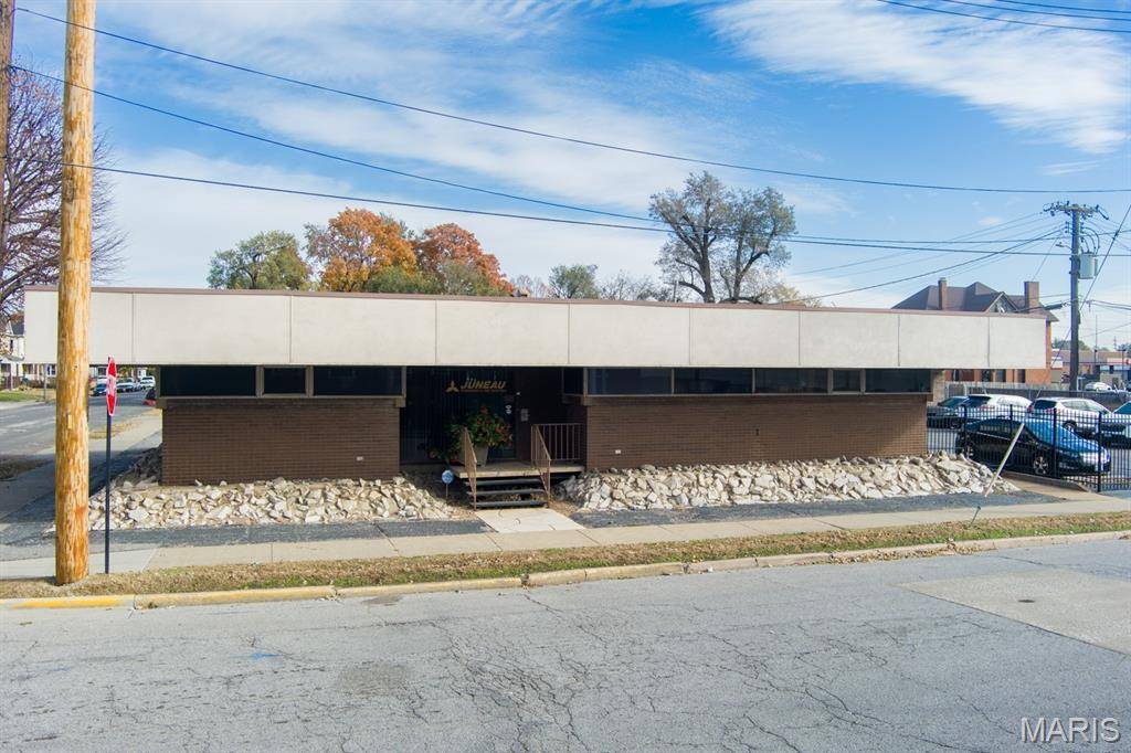 2100 State ST, Granite City, IL 62040
