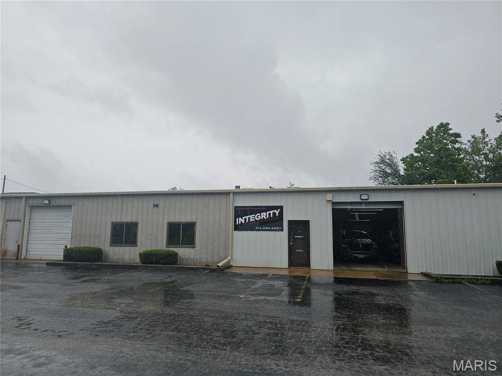 115 W Flier DR, Pacific, MO 63069