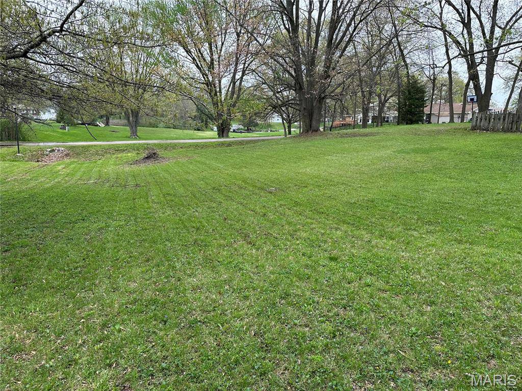 901 Tartuga DR, Edwardsville, IL 62025