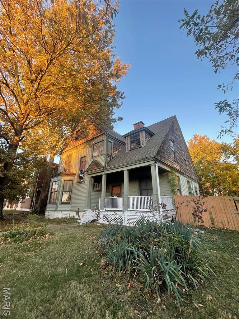 1524 McCausland AVE, St Louis, MO 63117