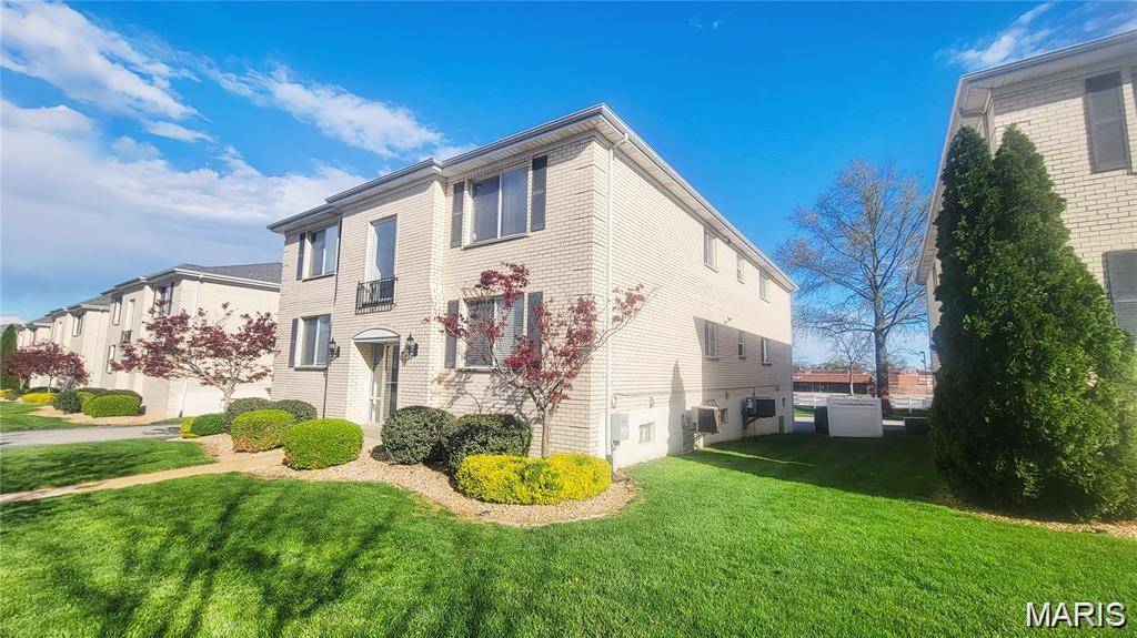 12586 CHARDIN PLACE #4, Unincorporated, MO 63128