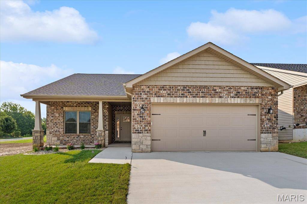 8084 Villa Valley, Caseyville, IL 62232