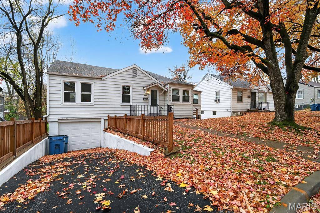 7046 Roslyn DR, St Louis, MO 63136