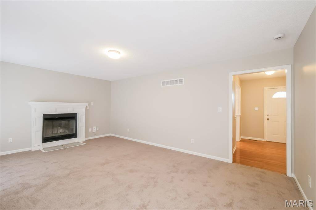 408 N Washington ST, Raymore, MO 64083