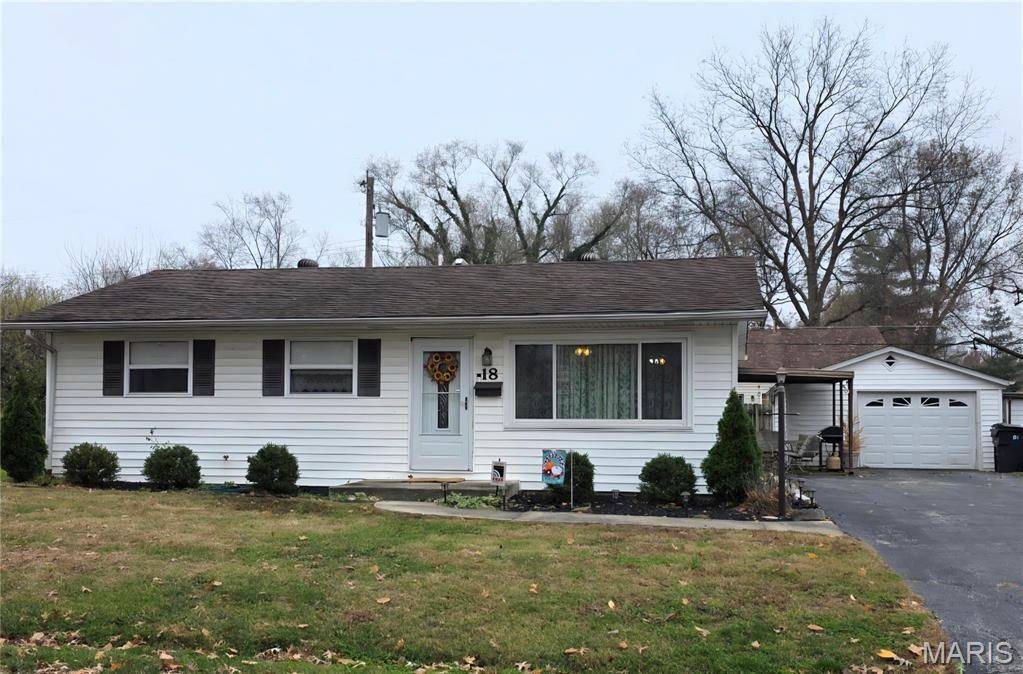 18 Jennine DR, Belleville, IL 62226
