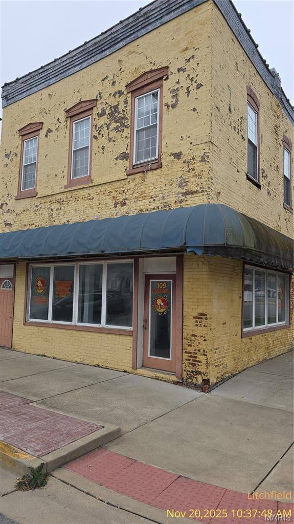 104 W Edwards ST, Litchfield, IL 62056