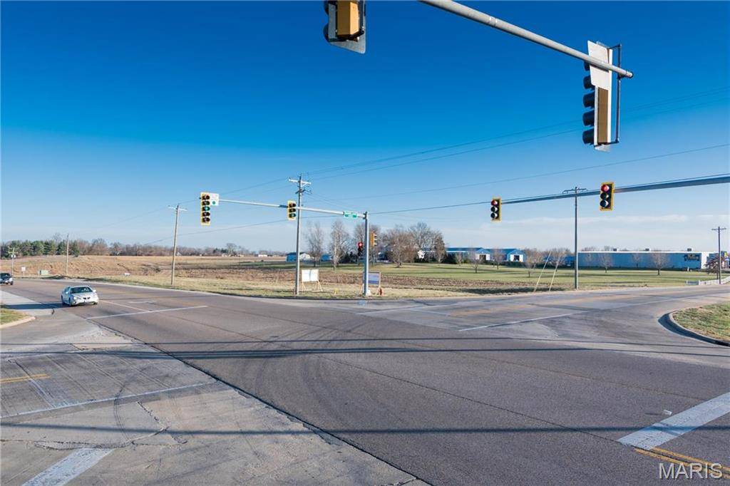 705 S Moreland, Bethalto, IL 62010