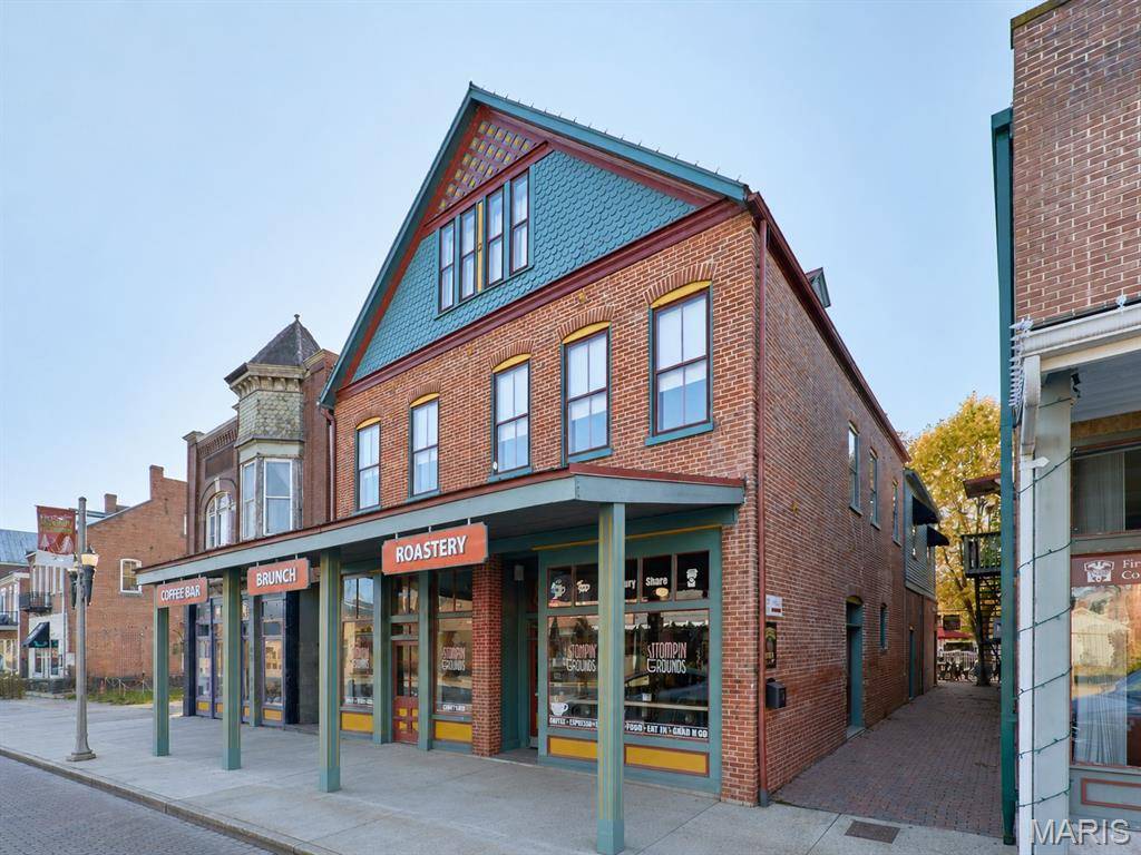 214 E 1st ST, Hermann, MO 65041