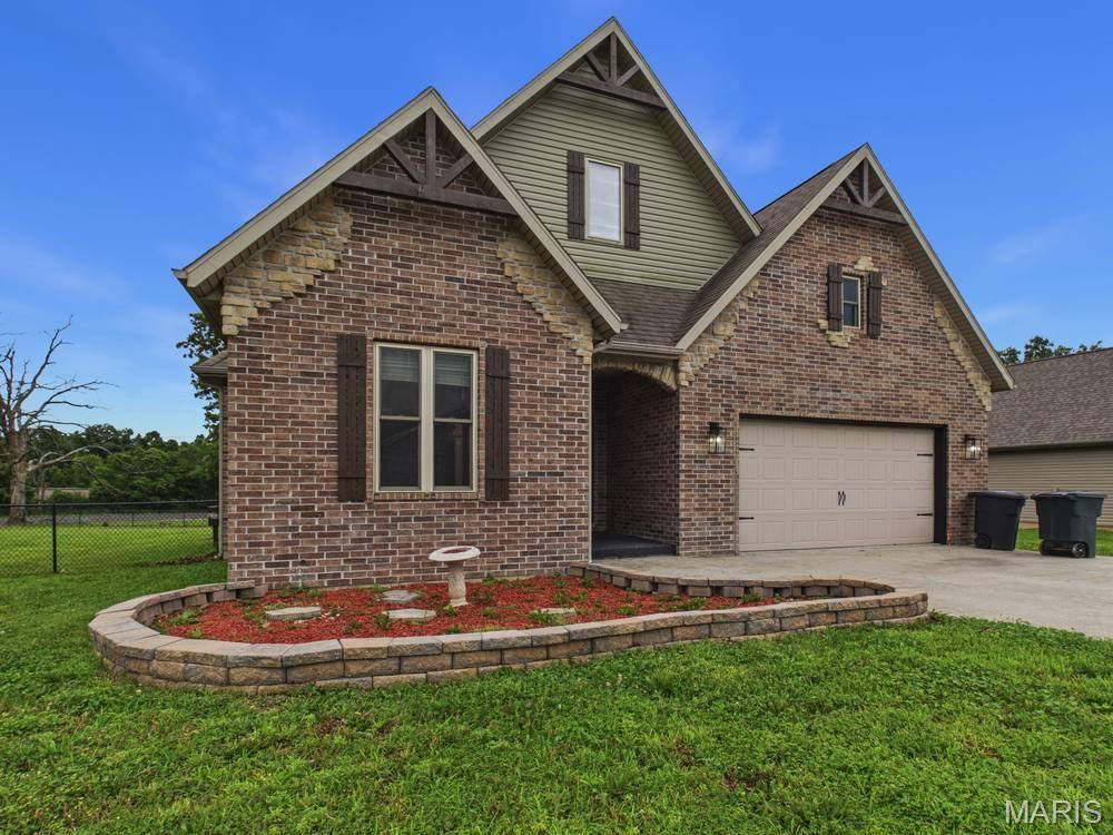 224 Sweet Valley CIR, Crocker, MO 65452
