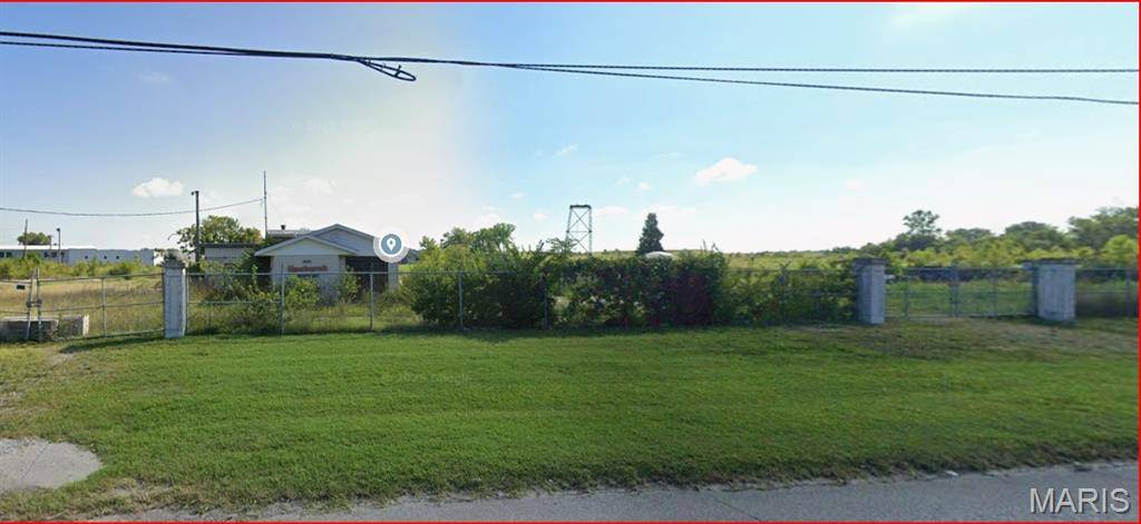 2901 Missouri AVE, East St Louis, IL 62205