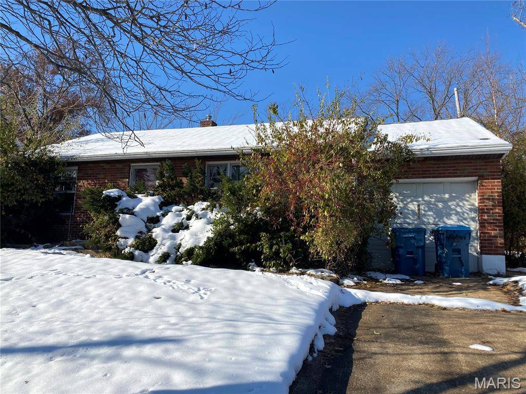 8855 Granada PL, Jennings, MO 63136